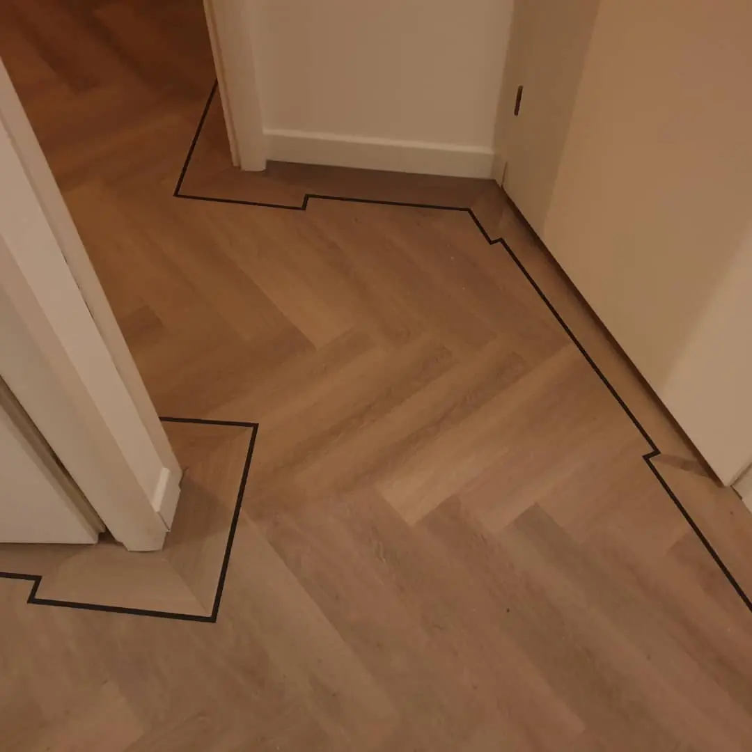 Visgraat vloer laten leggen in Enschede